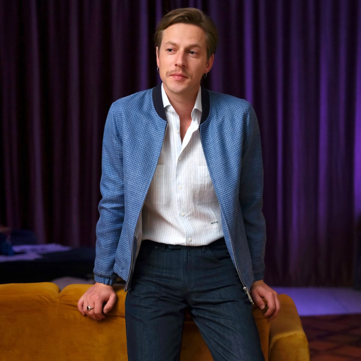 How to Mix and Match Your Wardrobe to Create Countless Non-Repetitive Outfits