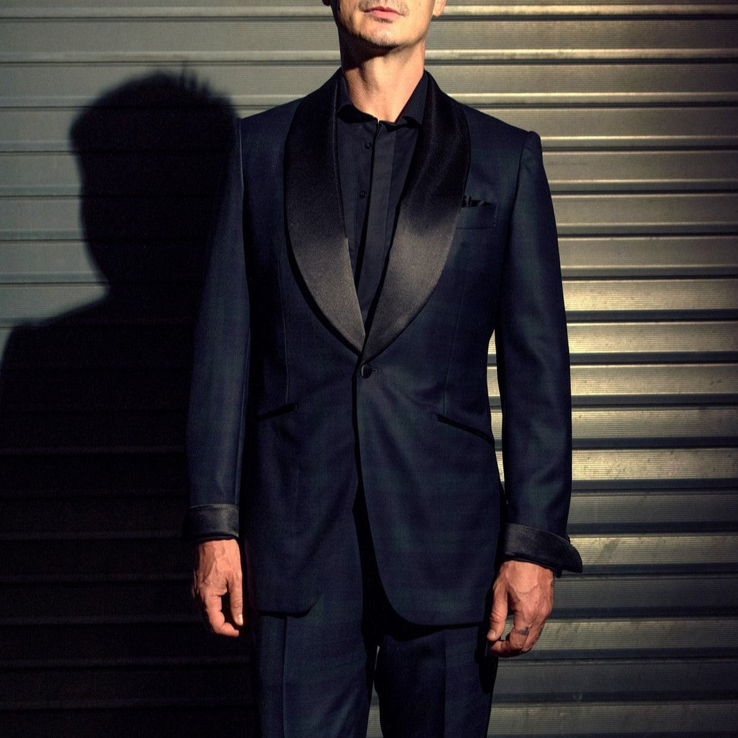 The Black Suit: A False Friend?