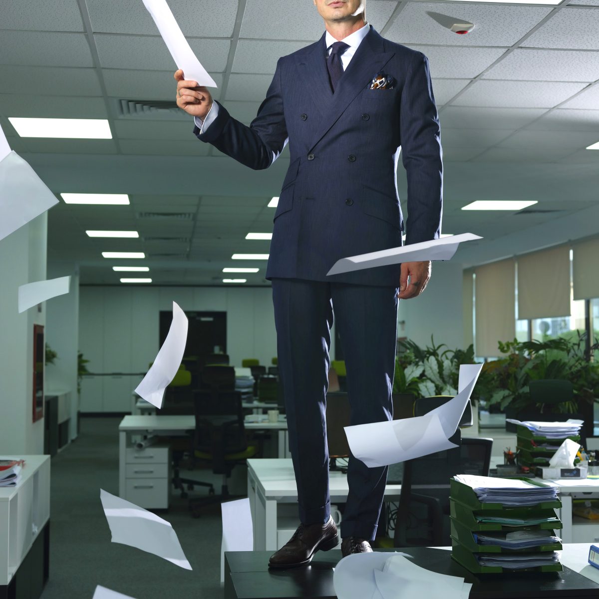 Elegant and Modern Suits: What Men Prefer Today for Business Meetings