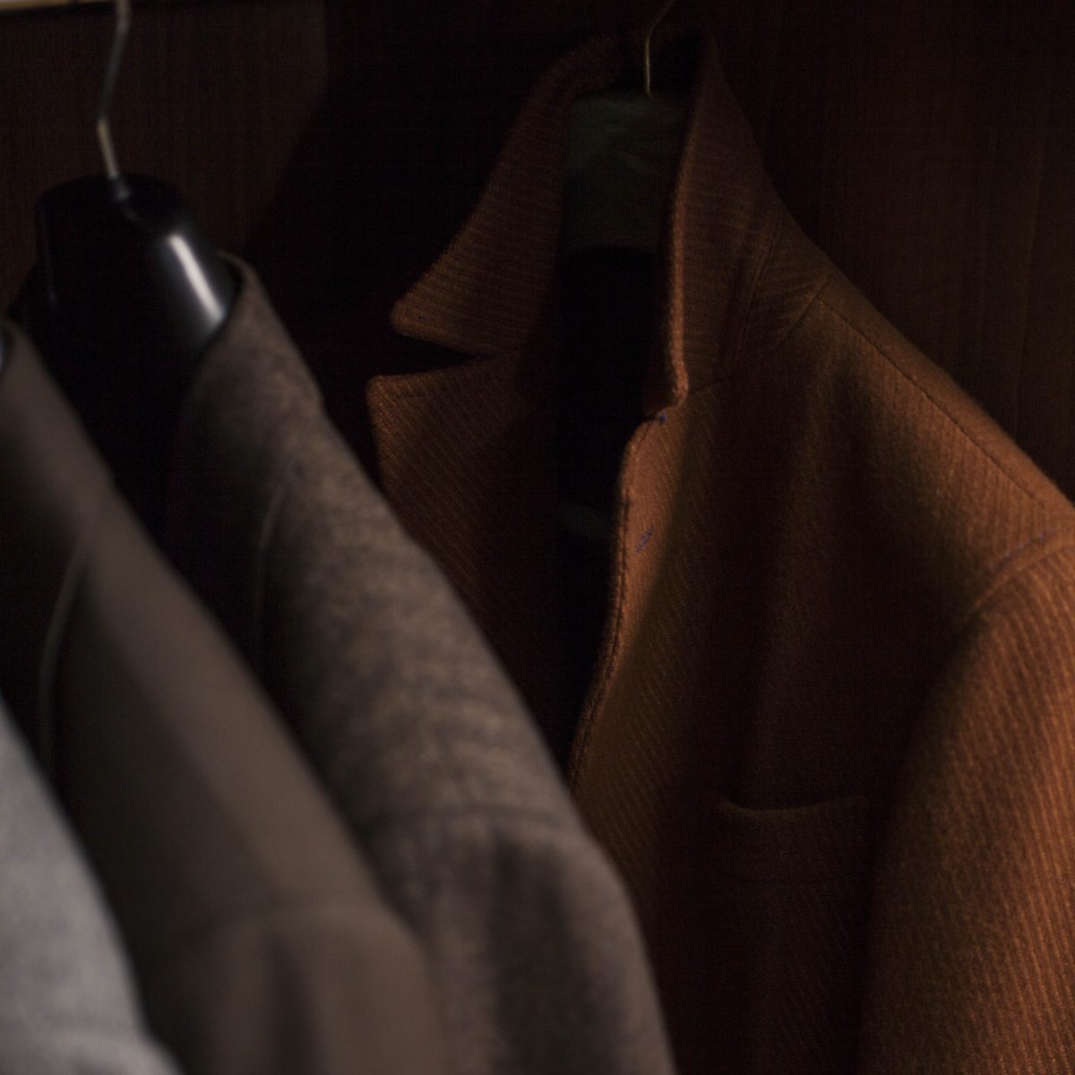 4 Tricks to Slim Your Silhouette with Clothing