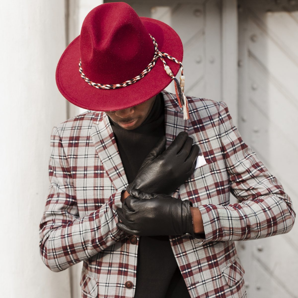 Leather Gloves: The Must-Have Accessory for the Cold Season