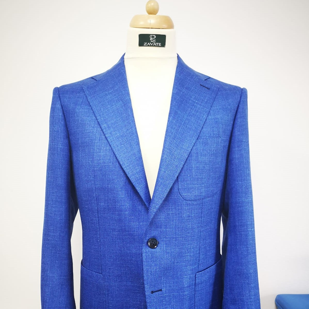 5 Ways to Wear a Navy Suit